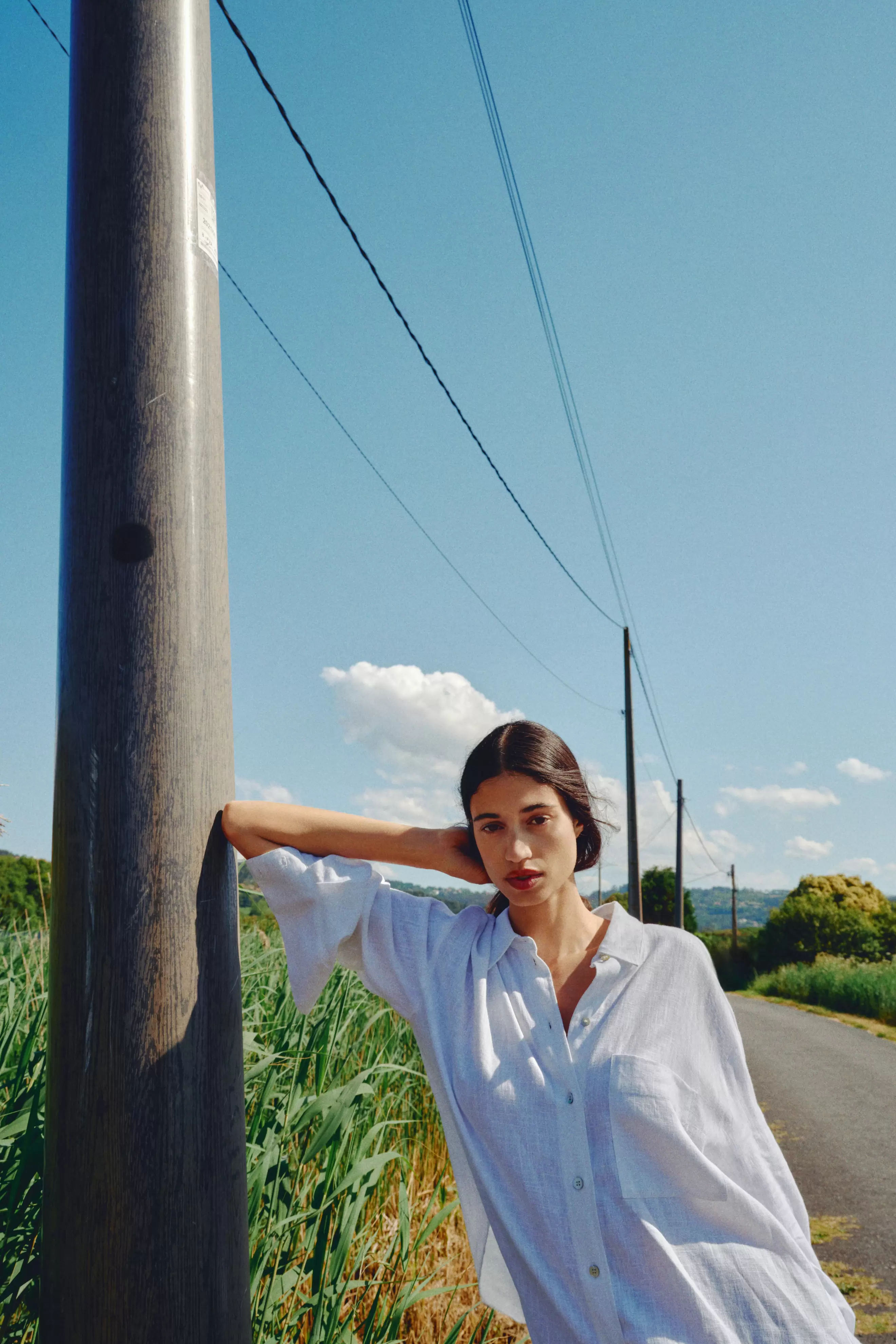 Oferta de CAMISA OVERSIZE CON LINO por 25,95€ en ZARA