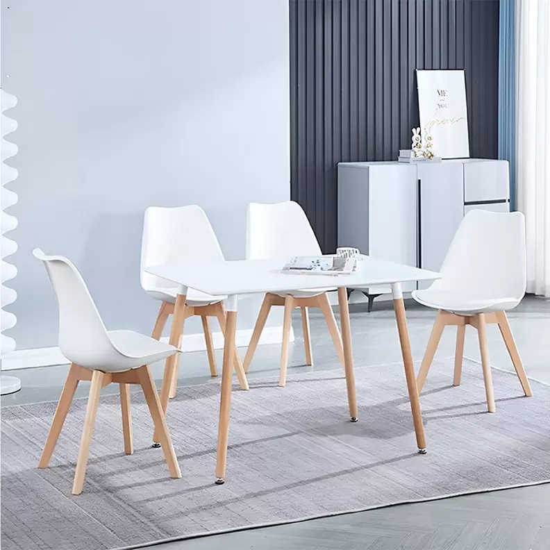 Oferta de Conjunto comedor mesa Dinamarca + 4 sillas Fina blanco por 169€ en Embargos a lo bestia