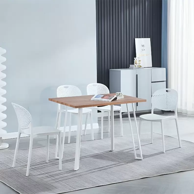 Oferta de Conjunto de comedor Jansen 1 mesa + 5 sillas madera/blanco por 229€ en Embargos a lo bestia