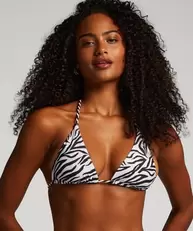 Oferta de Top de bikini triangular Doha Zebra por 27,99€ en Hunkemoller