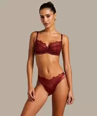 Oferta de Brasileña de corte alto Zoe por 15€ en Hunkemoller