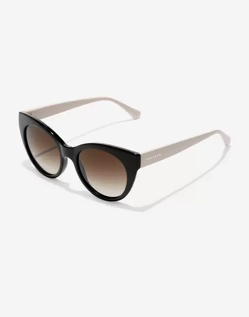 Oferta de DIVINE - BLACK AND WHITE EARTH por 24,74€ en Hawkers