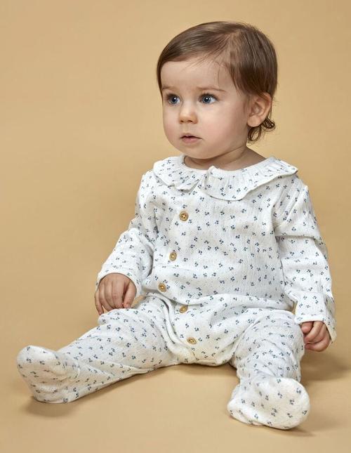 Oferta de Pijama largo florecitas blanco por 32,99€ en Gocco