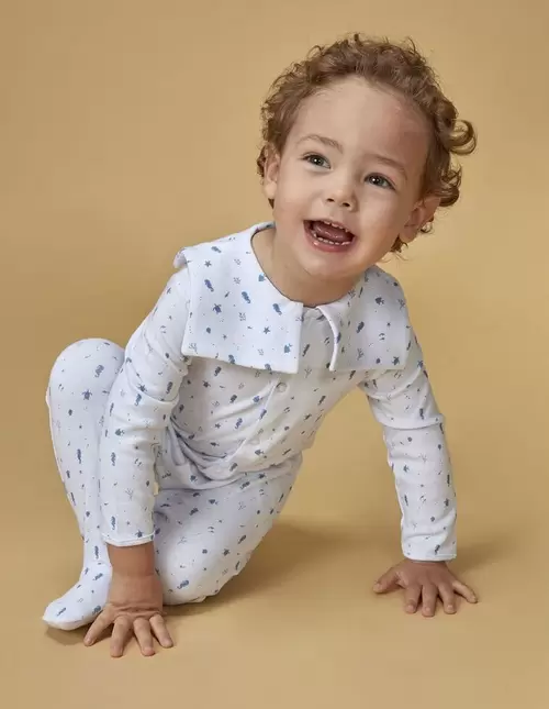 Oferta de Pijama largo estampado mar blanco por 11€ en Gocco