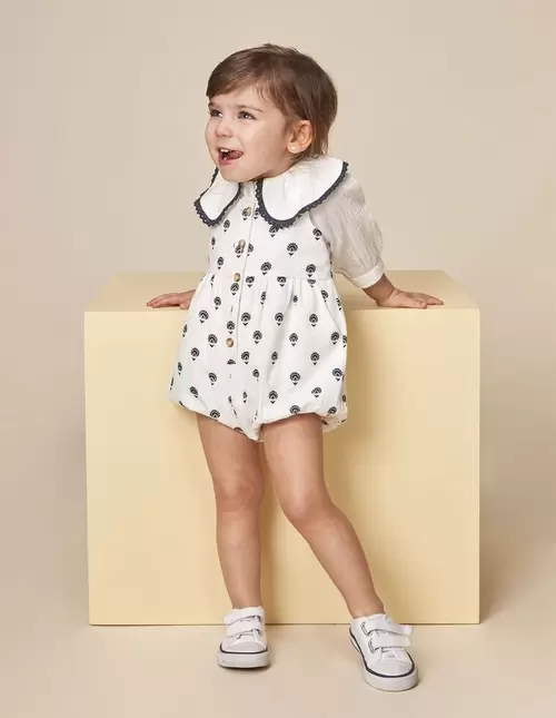 Oferta de Peto estampado blanco por 27,99€ en Gocco