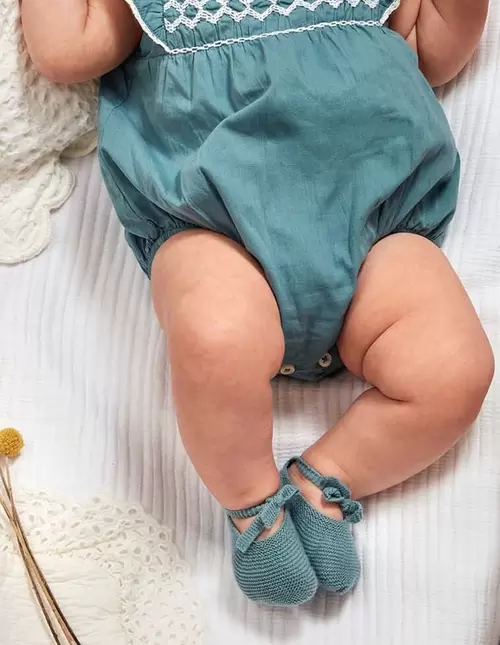 Oferta de Patucos con lazo verde por 16,99€ en Gocco