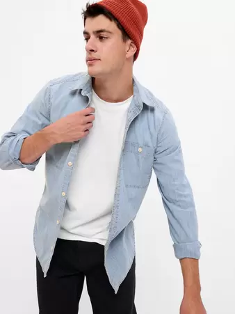 Oferta de Chambray Shirt por 86€ en GAP