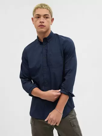 Oferta de All-Day Poplin Shirt in Standard Fit por 74€ en GAP