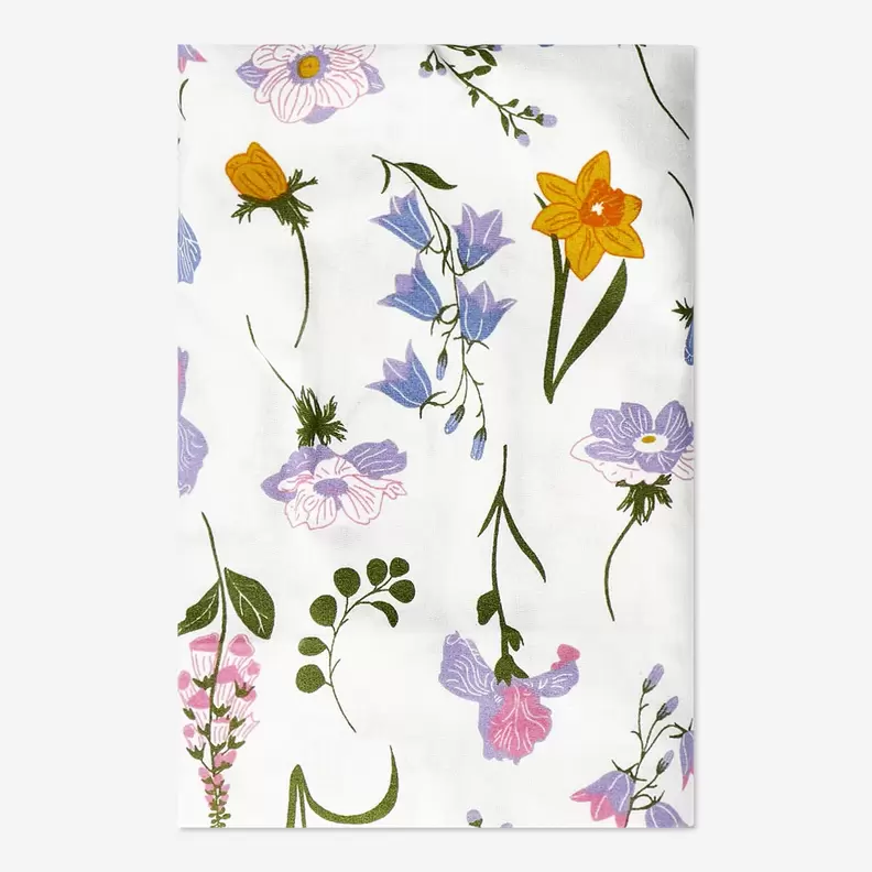 Oferta de Mantel de algodón con estampado de flores - 140x220 cm por 14€ en Flying Tiger