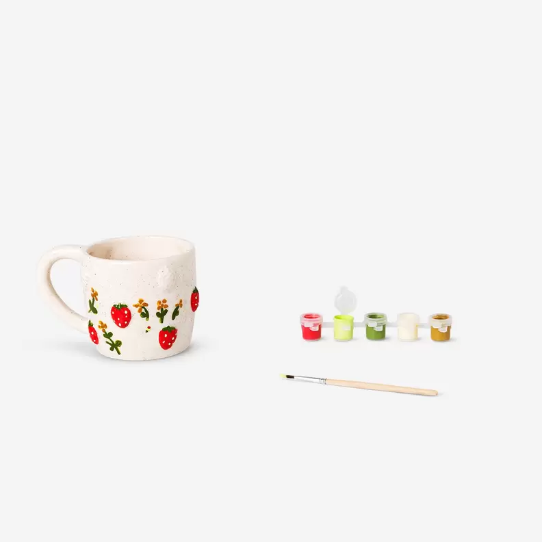 Oferta de Taza DIY con fresas - 380 ml por 7€ en Flying Tiger
