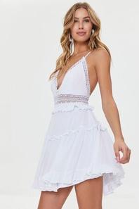 Oferta de Plunging Lace-Back Ruffled Dress por 27€ en Forever 21