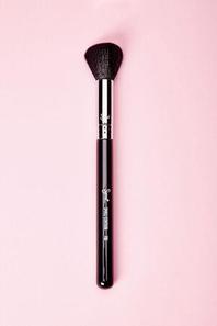 Oferta de Sigma Beauty F05 – Small Contour Brush por 19€ en Forever 21
