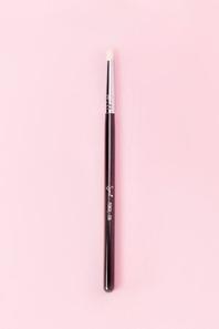 Oferta de Sigma Beauty E30 – Pencil Brush por 12€ en Forever 21