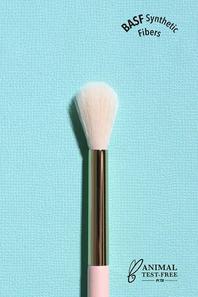 Oferta de MOIRA Eye & Face Essential Collection Brush (102 Large Round Blender Brush) por 7,95€ en Forever 21