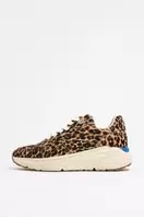 Oferta de Deportiva jogger leopardo por 93€ en Bimba & Lola