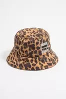 Oferta de Gorro bucket nylon leopardo por 24€ en Bimba & Lola