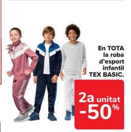 Oferta de En tota la roba d'esport infantil basic en Carrefour