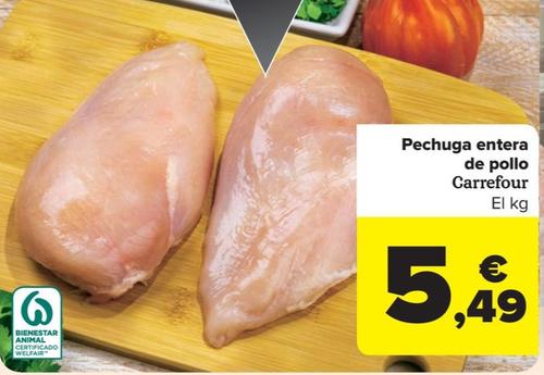 Oferta de Pechuga entera de pollo por 5,49€ en Carrefour Market