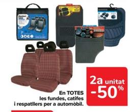 Oferta de En totes les fundes, catifes i respatllers per a automobil en Carrefour