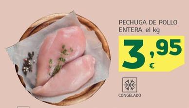 Oferta de Pechuga de pollo entera por 3,95€ en HiperDino