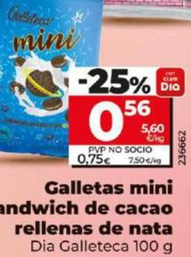 Oferta de Galletas mini sandwich de cacao rellenas de nata por 0,75€ en Dia