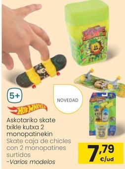 Oferta de Hot Wheels - Skate Caja De Chicles Con 2 Monopatines Surtidos por 7,79€ en Eroski