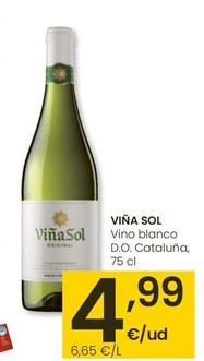 Oferta de Viña Sol - Vino Blanco D.O. Cataluno por 4,99€ en Eroski