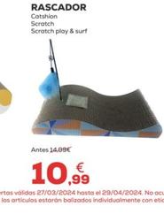 Oferta de Rascador Catshion Scratch Scratch Play & Surf por 10,99€ en Kiwoko
