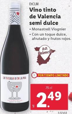 Oferta de EtCLM - Vino Tinto De Valencia Semi Dulce por 2,49€ en Lidl