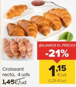 Oferta de Croissant Recto por 1,15€ en Autoservicios Familia