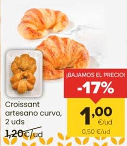 Oferta de Croissant Artesano Curvo por 1€ en Autoservicios Familia