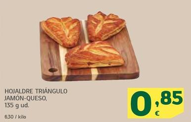 Oferta de Hojaldre Triángulo - Jamón-queso por 0,85€ en HiperDino
