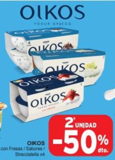 Oferta de Oikos - Con Fresas / Sabores / Stracciatella en SPAR Fragadis
