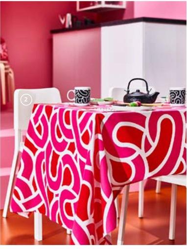 Oferta de Mantel, Con Motivos Blanco/rojo Vivo Rosa Vivo, 145x240 Cm por 14,99€ en IKEA