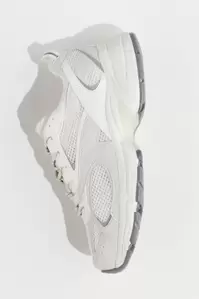 Oferta de Zapatillas deportivas con suela gruesa por 39,99€ en H&M