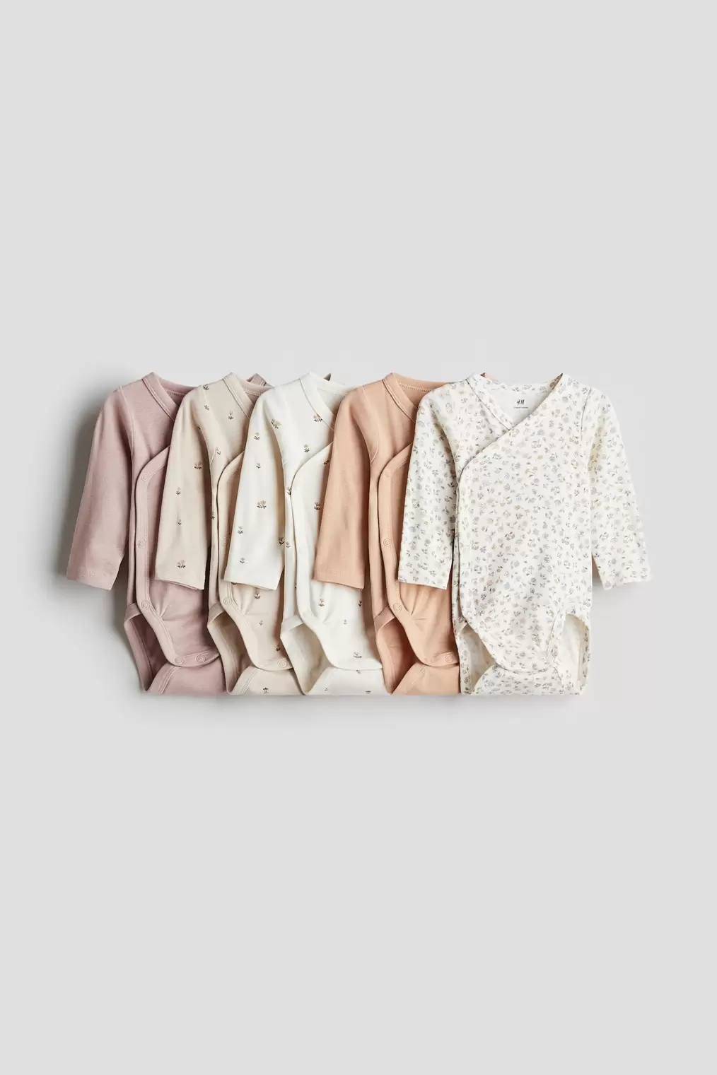 Oferta de Pack de 5 bodies cruzados por 17,99€ en H&M