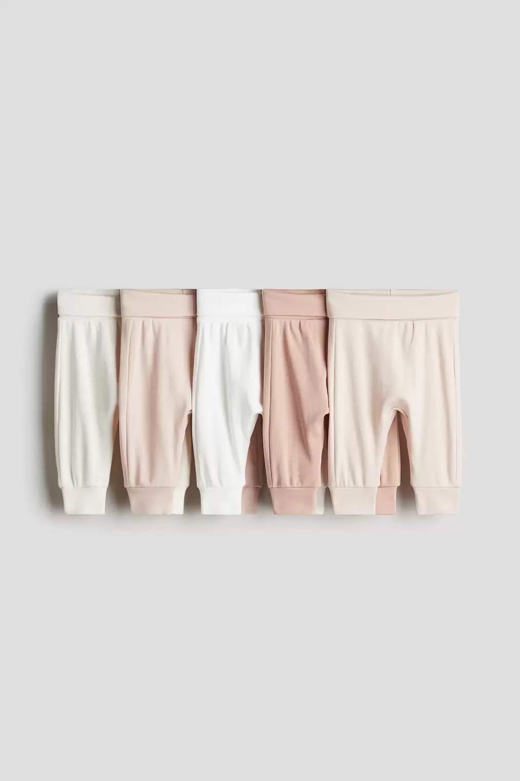 Oferta de Pack de 5 pantalones con cintura plegable por 22,99€ en H&M