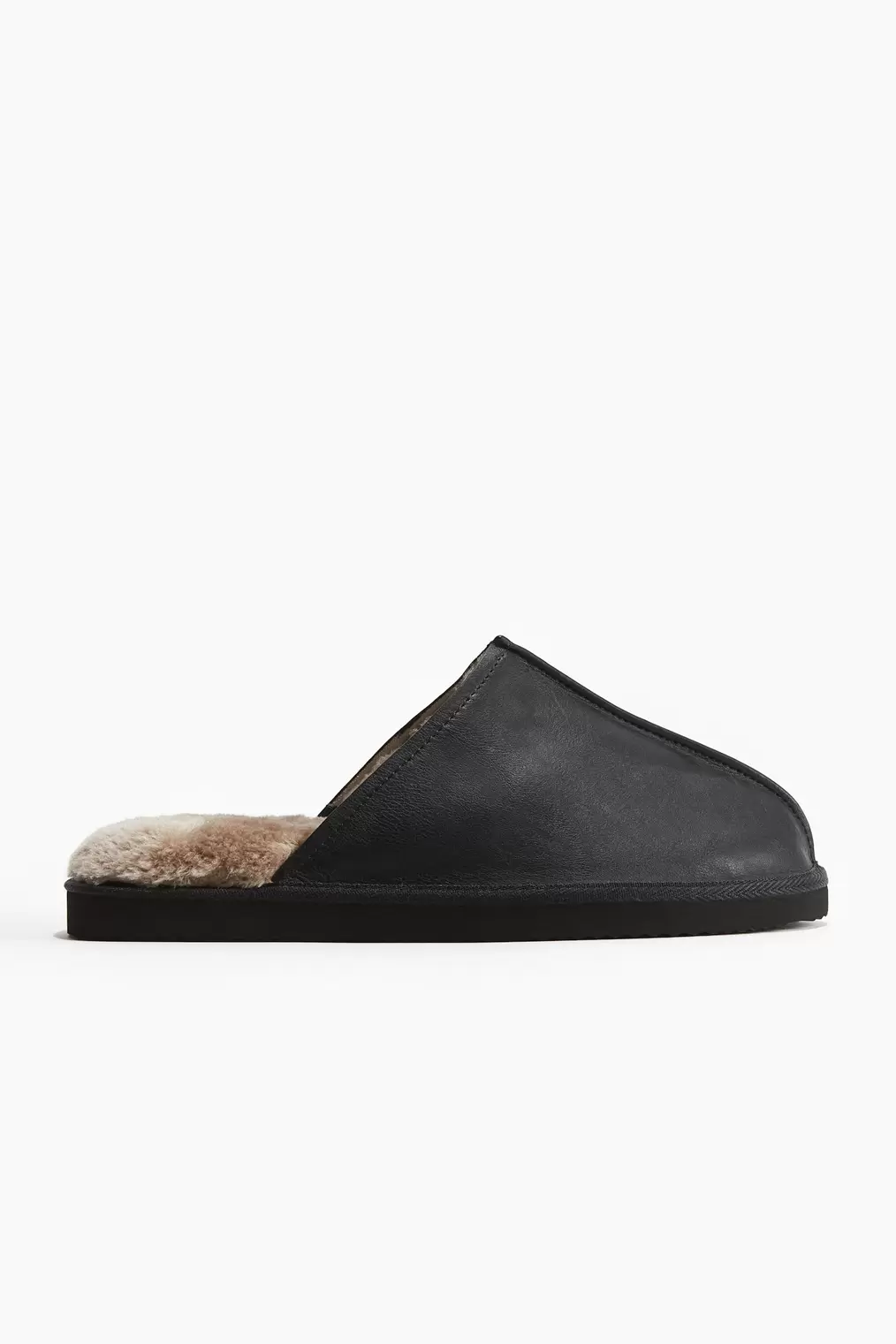 Oferta de Zapatillas de casa con forro de peluche por 3011,99€ en H&M