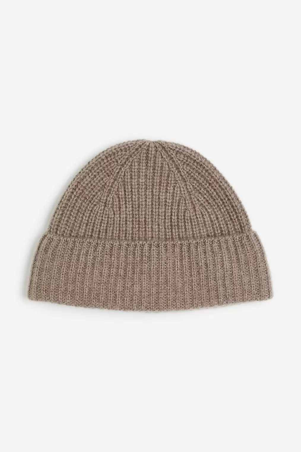 Oferta de Gorro en canalé de cachemira por 3021,99€ en H&M