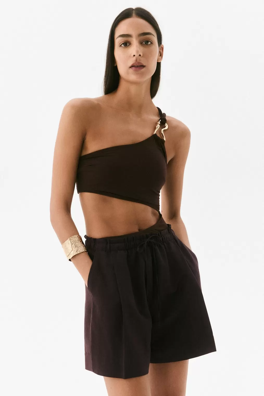 Oferta de Pantalón corto en mezcla de lino por 19,99€ en H&M