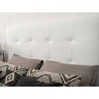 Oferta de Cabecero LOW tapizado en polipiel en color blanco, de 155x8x100 cm por 125€ en Kiona