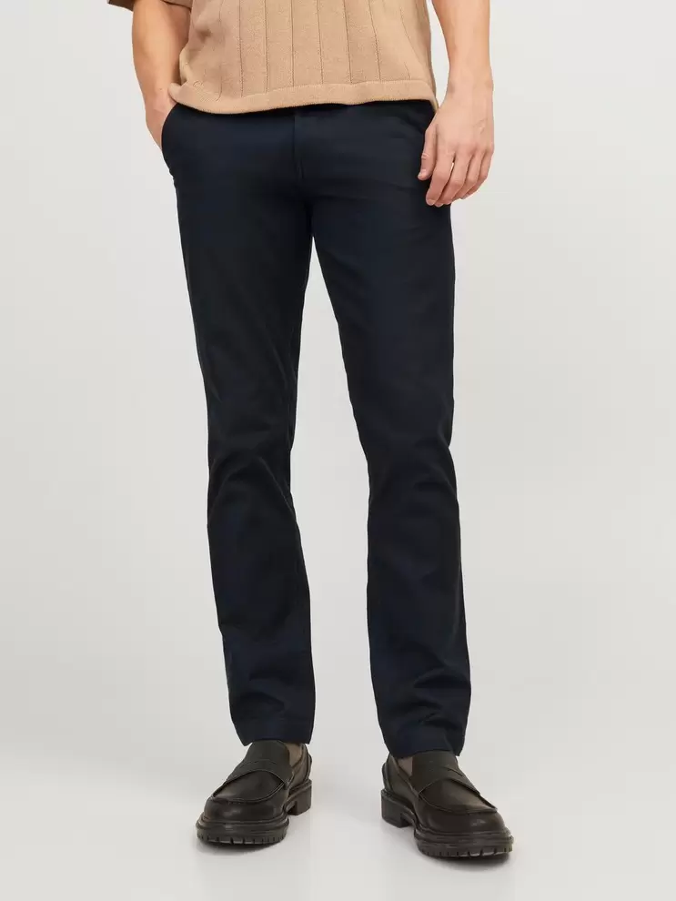 Oferta de Pantalones clásicos Corte regular por 48,99€ en Jack & Jones