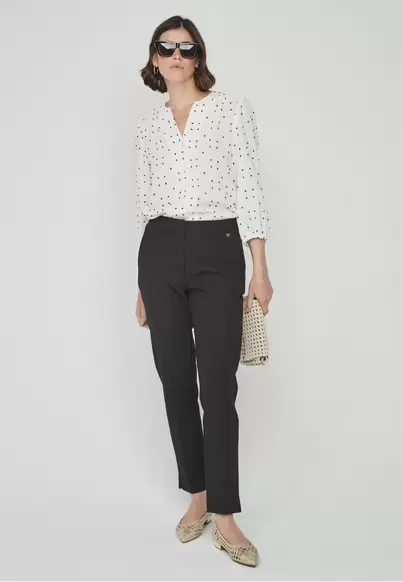 Oferta de Pantalón goma vista espalda NEGRO por 39,99€ en Dandara