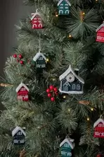 Oferta de Set Of 9 House Baubles por 8€ en Next