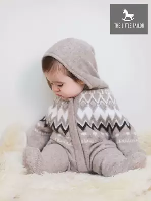 Oferta de Natural - The Little Tailor Baby Soft Knitted Lined Christmas Pramsuit (AH6060) | 76 € por 76€ en Next