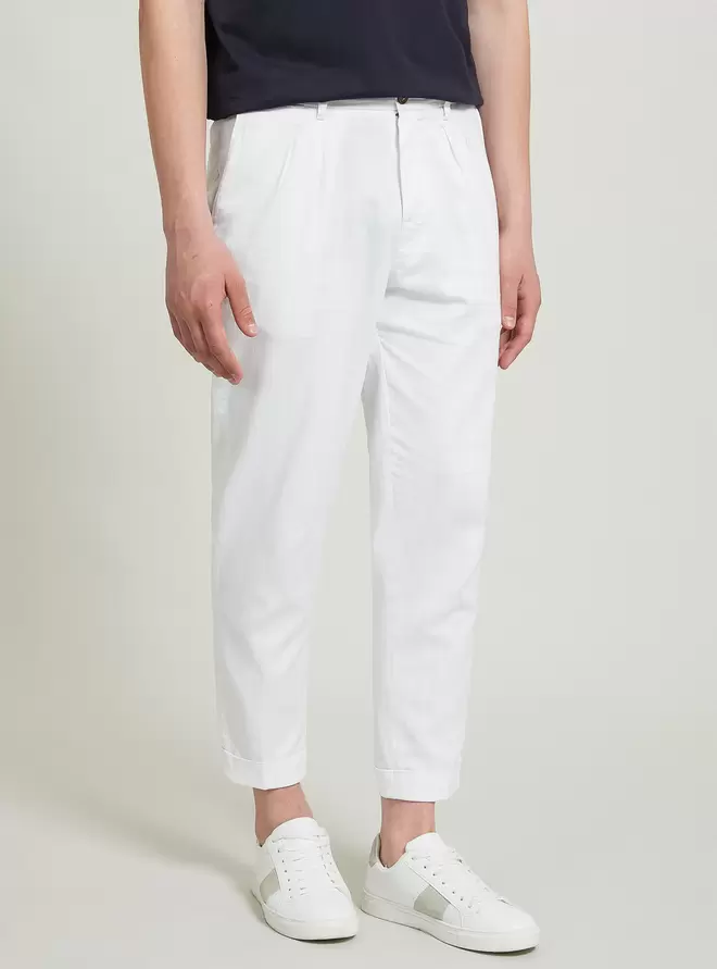 Oferta de Pantalones chinos de mezcla de lino con pinzas por 19,99€ en Alcott