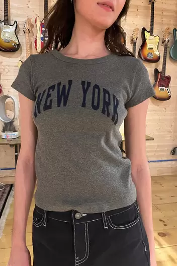 Oferta de Product Name:Hailie New York Top por 20€ en Brandy Melville