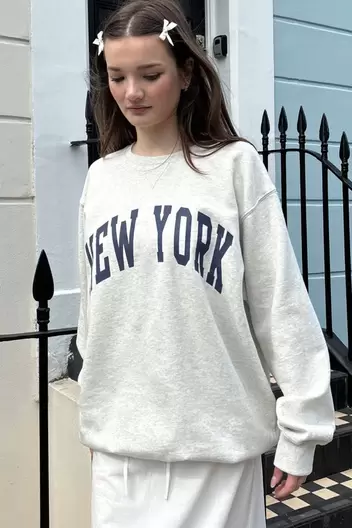 Oferta de Product Name:Erica New York Sweatshirt por 42€ en Brandy Melville