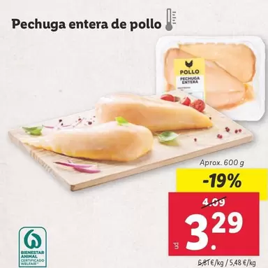 Oferta de Pechuga entera de pollo por 3,29€ en Lidl