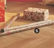 Oferta de Rollo Papel De Regalo Navidad por 0,9€ en Carrefour